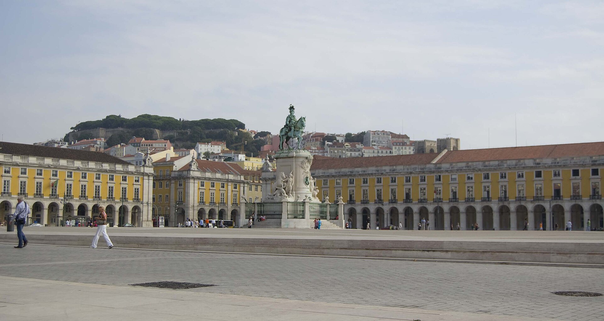 Praça do Comércio de Lisboa junto al Tajo