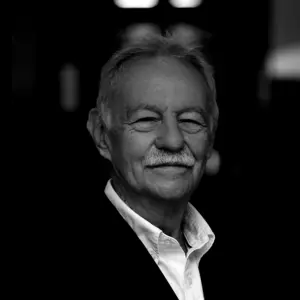 Eduardo Mendoza